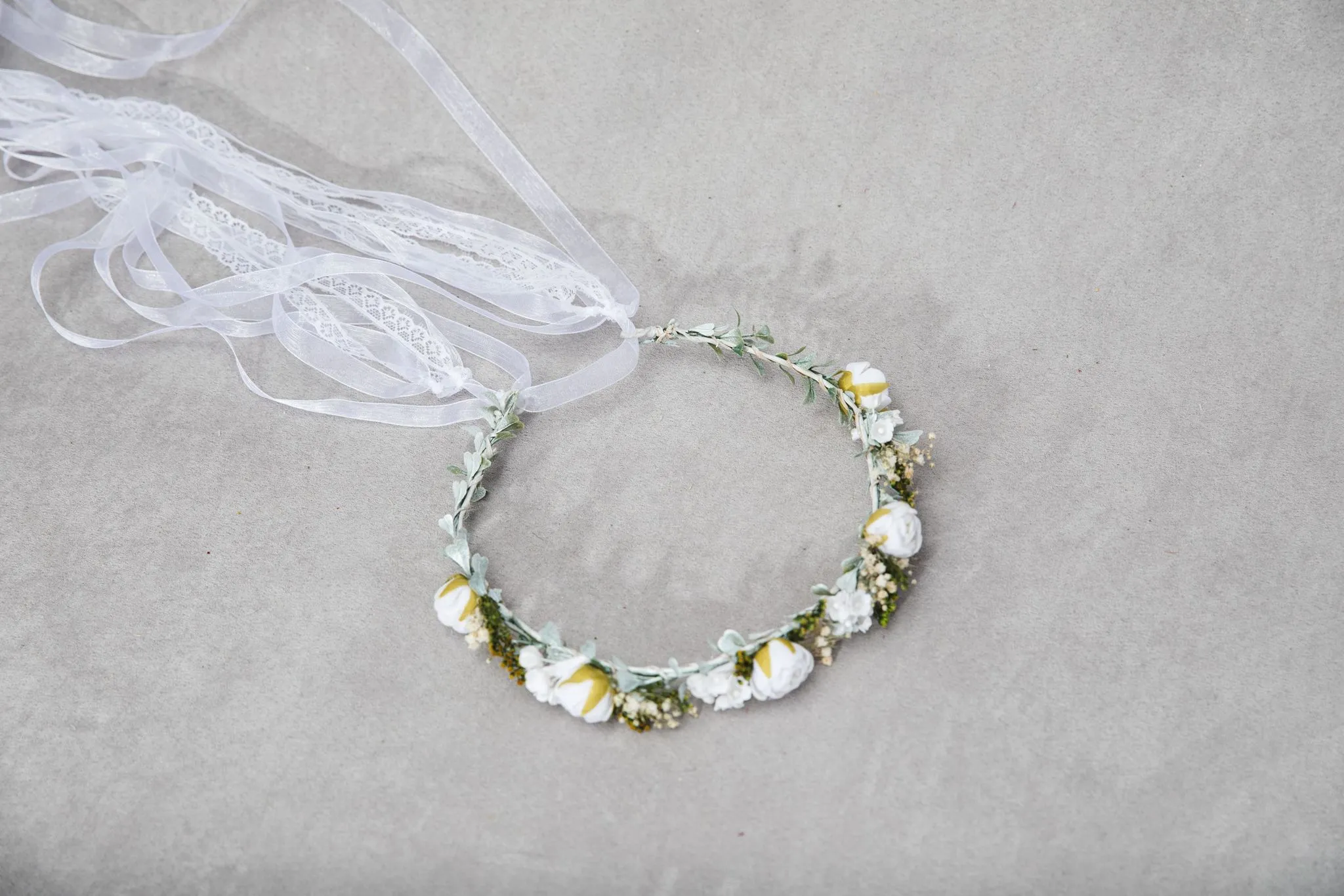 Holy communion headpiece with veil